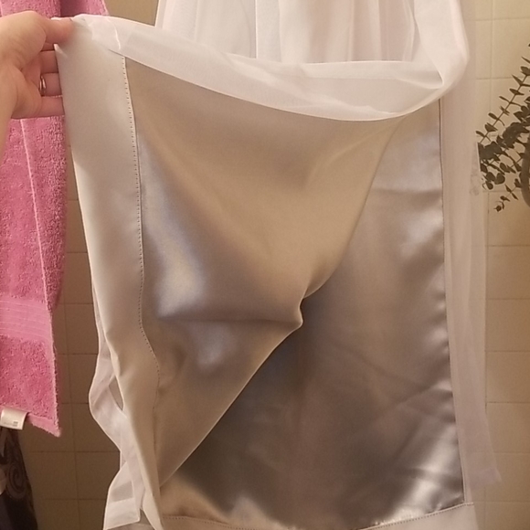 2 thick tulle blackout curtains - Picture 2 of 2